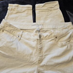 Boutique+ Women's Cropped White Jeans